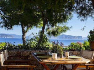 Villa luxueuse avec piscine à côté de la plage